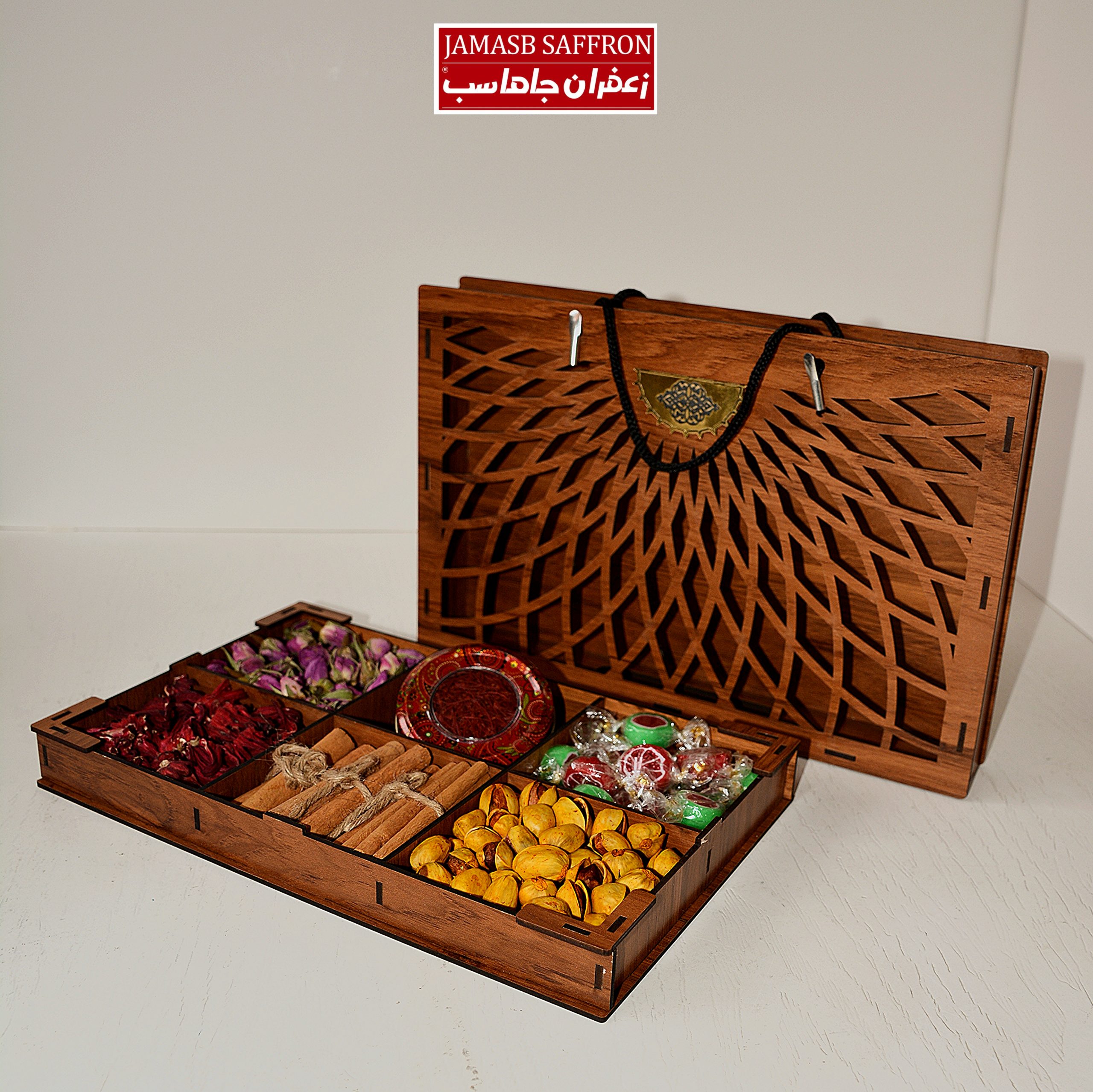 پک هدیه یلدا با رنگین کمانی از طعم های اصیل